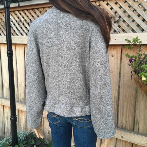 LUXURIOUSLY SOFT RAGLAN SLEEVE TOP - Picture 8 of 10
